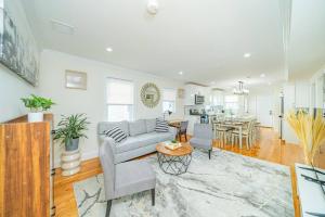 80-2 4BR Boston - Bright Family Stay near PJP II Park