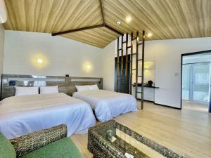 Infinity Hotel NahaKumoji -SEVEN Hotels and Resorts-