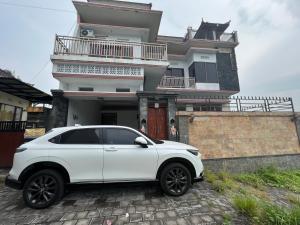 Rose Home Stay - 3hvězdičkové hotely ve městě Darmasaba