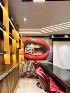 Orsom Stays Sassy - Sector 42