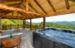Beautiful Home In Donja Voca With Kitchen 