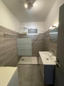 Appartements Corsicadream Barbicaja, superbe appartement dans villa, vue panoramique mer, piscine, proche Porticcio : photos des chambres