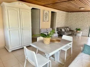 Meni's paradise house - Dhíkella