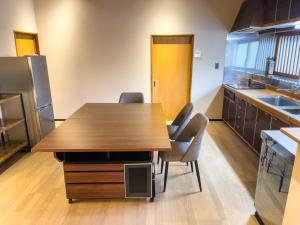 自然豊かな古民家豪邸 最大12名まで可 大人数に最適可で アクセス良好な 菱閣