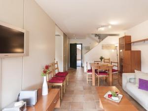 LETS HOLIDAYS Luxury House In Cala Llevado 4