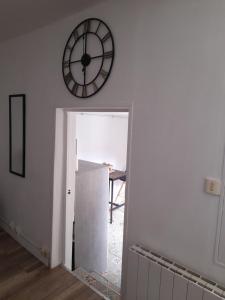 Appartements Maison a 20 min de Paris et liaison CDG (transports a 5 min a pied) : photos des chambres