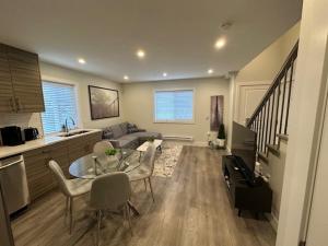 Bright and cozy modern home in Vancouver - central to YVR-Downtown - Free Private Parking - 4hvězdičkové hotely ve městě Vancouver