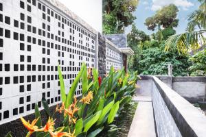 Riverside Villa: 2BDR & Private Pool on Riverbank