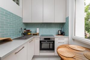 Aleja Stanów Zjednoczonych 21 by Homeprime