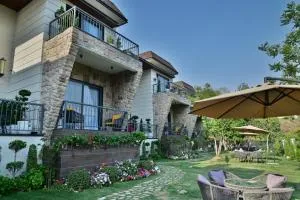 Aura luxury Stays - Bhowāli