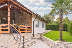 Villa Golden Shore with Private Pool in Kranevo