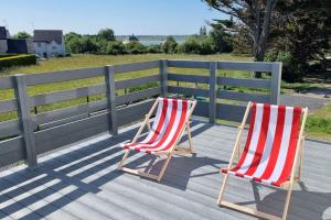 Maisons de vacances Le gite de la Sienne : Maison 4 Chambres