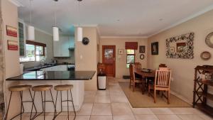 2 bed Cottage, Bryanston, Sandton