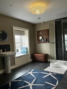 NEW - Large Portrush Townhouse