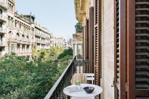 Pontone - 2 bedrooms and balcony in Eixample dreta