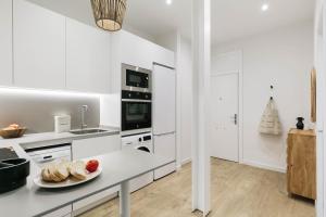Pontone - 2 bedrooms and balcony in Eixample dreta