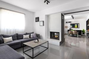 Niovis Villa