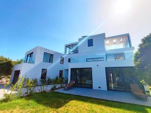 Drift Sunset Beach House