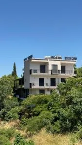 Hotel Trifoni - Пермет