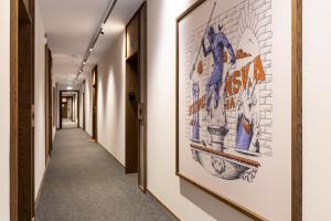 SCALA Apartments City Center & Parking by Downtown Apartments