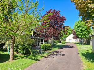 Lodges Village Vacances Les Fontenils : photos des chambres