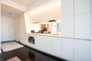 Tribeca 1br w doorman gym roof deck NYC-1374