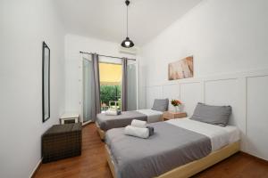 Olive Grove Poolside Apartments