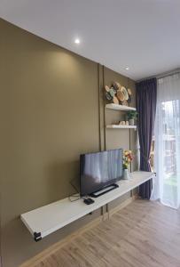 Emerald Avenue Cozy 3R3B Apartment 830