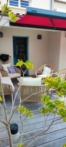 Maison dHestia, charme, piscine, proche du bord de mer et de Royan