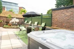 No22 Chester Racecourse Townhouse - Hough Green