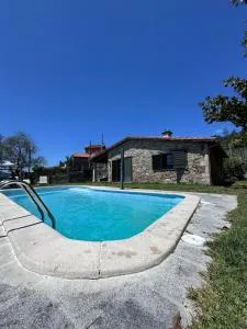 Casa 2 habitaciones con piscina y cenador al aire libre - Fofe