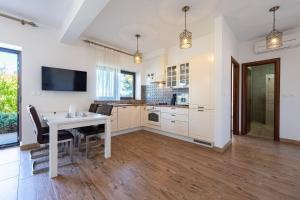 Villa Sunset Apartments