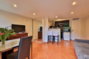 Appart'hotels Emeraude Residence Hoteliere : photos des chambres