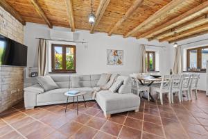 Villa Brioni with pool by Rentistra