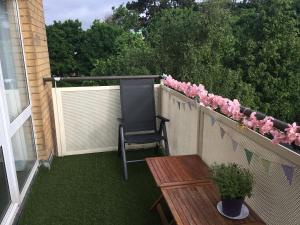 Central Spacious 3 Bedroom Apartment With Parking