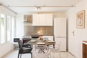 Blanc Mesnil Nid damour