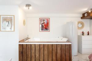 Blanc Mesnil Nid damour