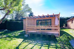 Campings Eco Lodge, terrasse, piscine, Parc du Pilat : photos des chambres