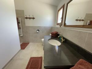 Maisons de vacances La Cigale suite villa du Mazet de la Draille Mas en Cevennes - Jacuzzi & Piscine Privatif - 4 personnes - Classe 5 etoiles : photos des chambres