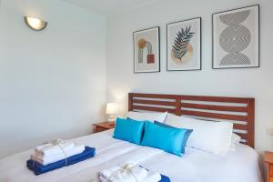 Bungalow María de Timanfaya - Sea and Mountains Views, Pool, WiFi, 15 minutes walk to Marina Rubicón