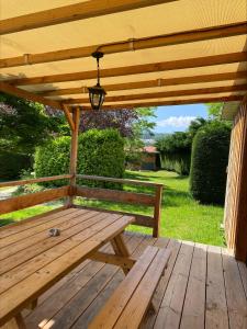 Campings Eco Lodge, terrasse, piscine, Parc du Pilat : photos des chambres