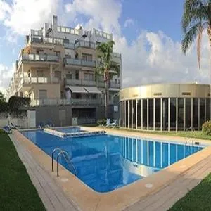AMPLIO APARTAMENTO DÚPLEX con PISCINA - Pego