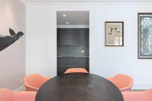 "The Whale" new, ac, design, spacious City Centre