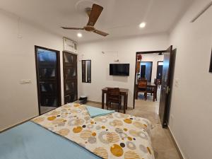 Gautam Nagar Homestay South Delhi