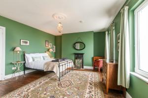 Seafront Regency Townhouse - Balcony Sea Views