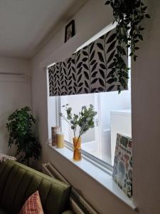 The Firs - 3 Bed Bungalow with parking