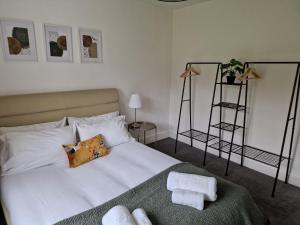 The Firs - 3 Bed Bungalow with parking