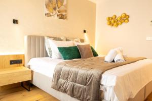 Hotels Hotel Les Reveries du CLOS derriere St Jean Vignes &Spa Adult Only : Suite Supérieure 
