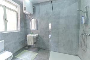New Valletta 1 bedroom city centre apartment with Terrace and Views