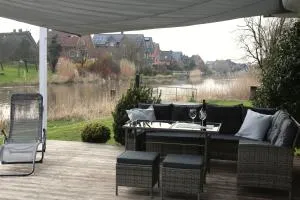 Ferienwohnung "Schönes Leben" direkt am Fluss - Moorende